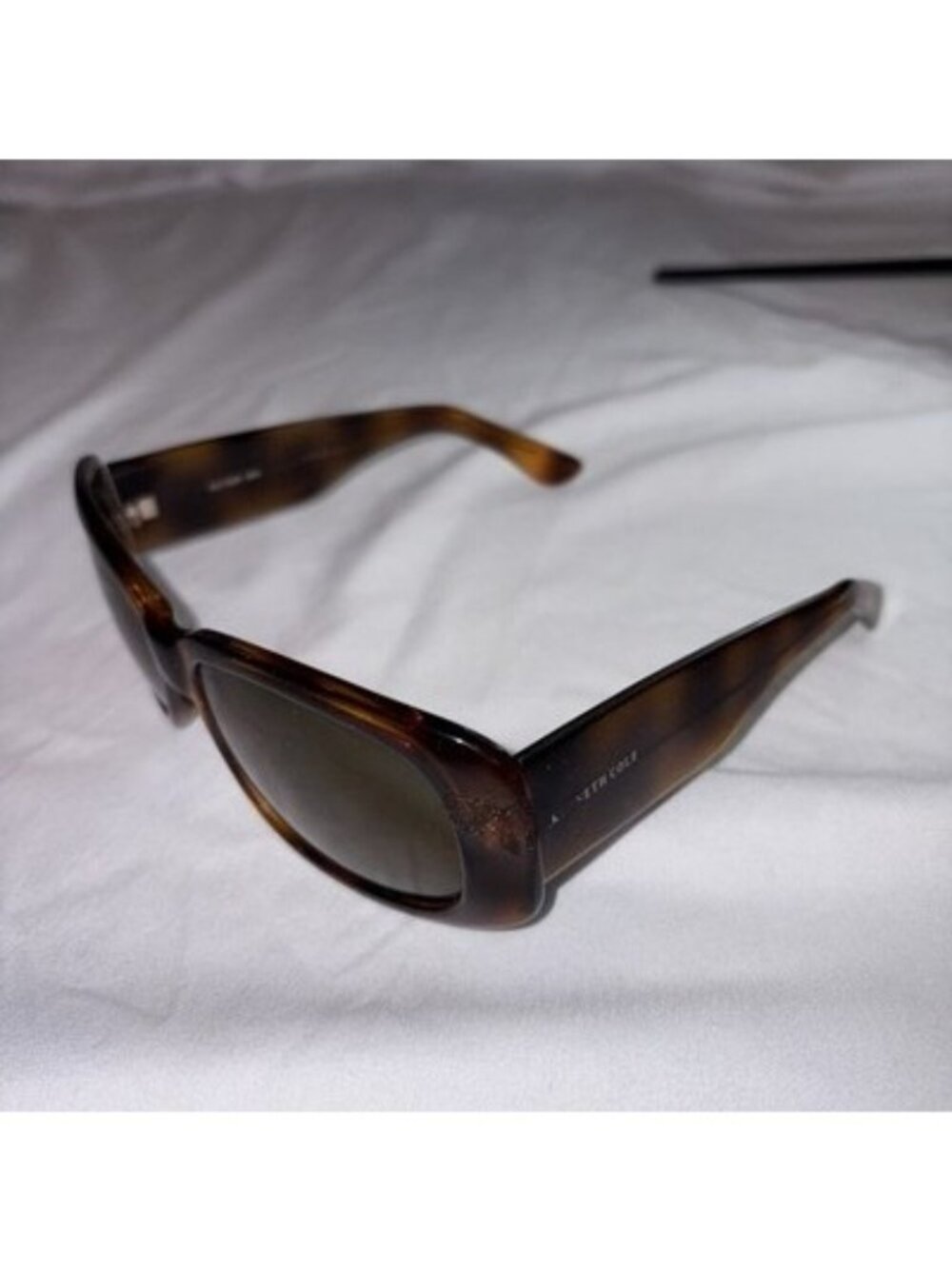 Kenneth Cole KC 1026‎ 083 Sunglasses Tortoise Oval